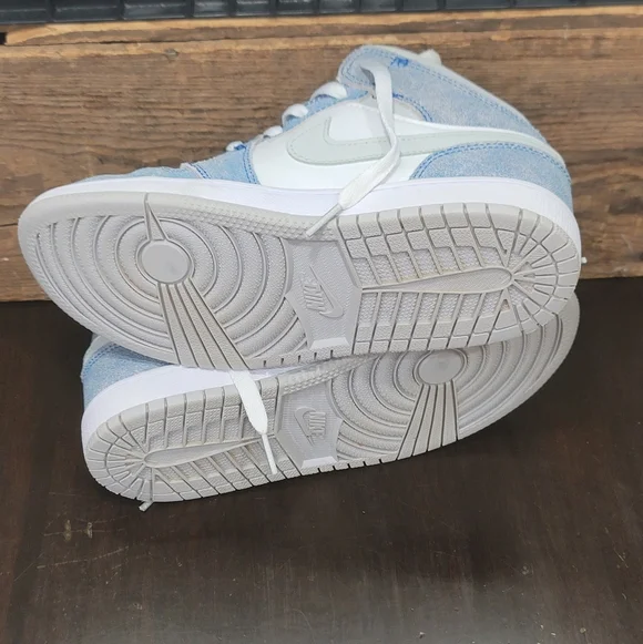 Nike Air Jordan 1 High Og 'Hyper Royal' Wmns 5 Fast Shipper - Picture 8 of 8